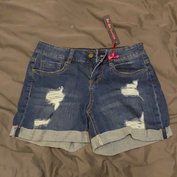 Fashion Nova Jean shorts - Picture 1 of 3